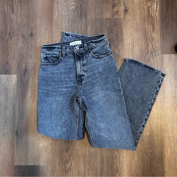 Abercrombie 90s Relaxed Jean - Picture 1 of 3